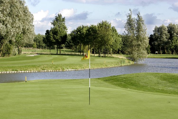 Golfresort De Purmer Burggolf Hole 9 Wit