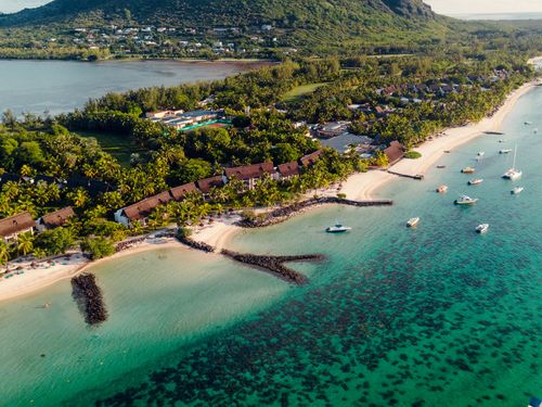 Paradis Beachcomber Golf Resort  & Spa